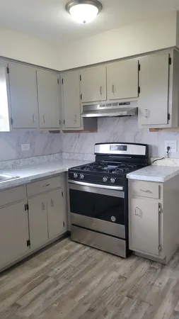 $2,500 | 20 Highway, Elgin, IL 60124