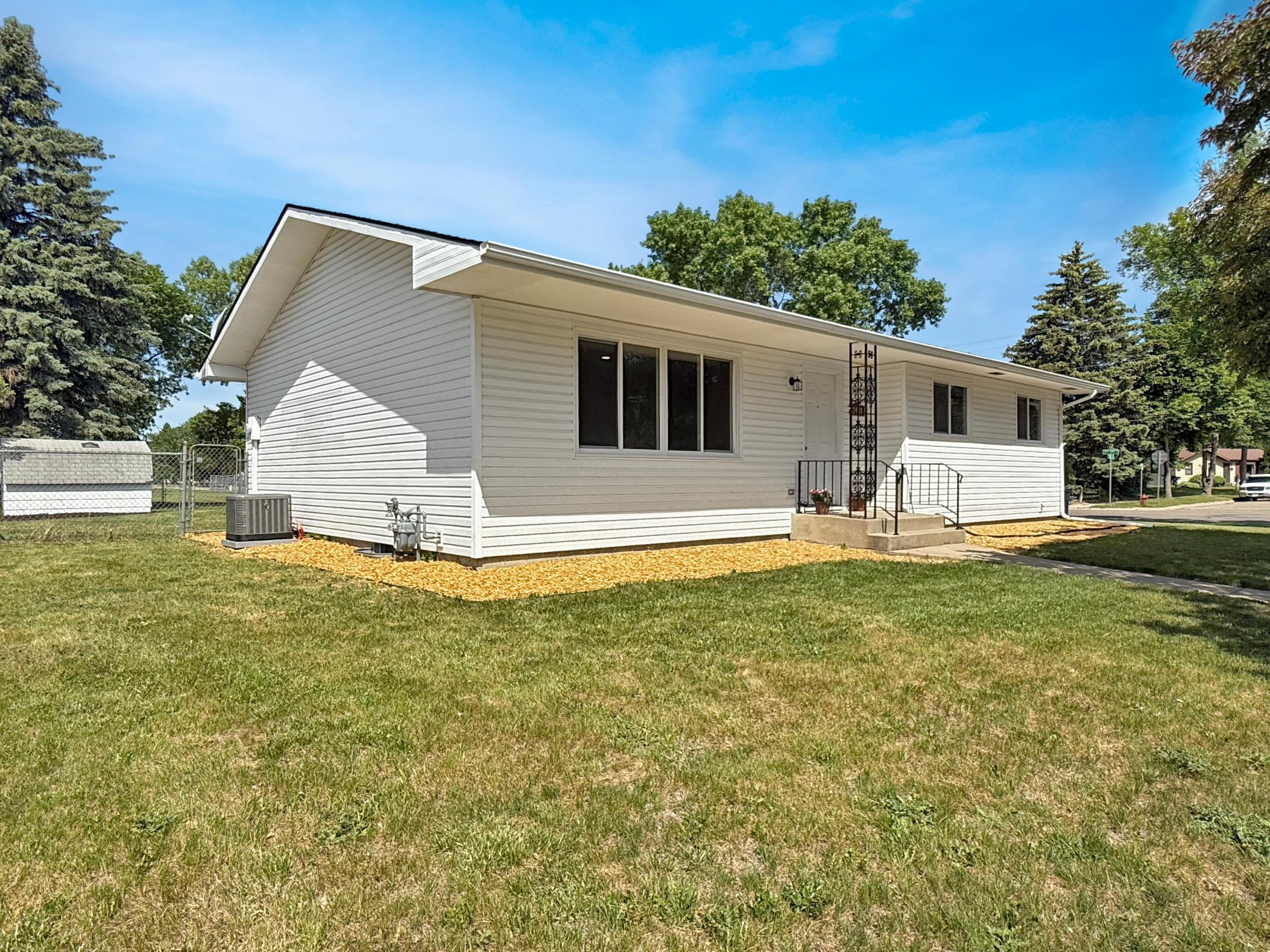 2403 18th Street South Moorhead, MN 56560 - Photo 2 of 33