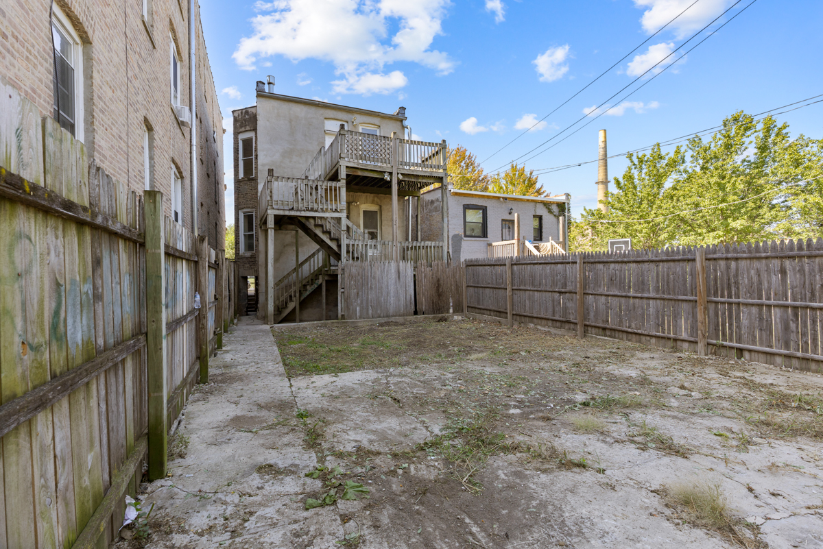 1141 South St Louis Avenue Chicago, IL 60624 - Photo 23 of 26 a view of back yard