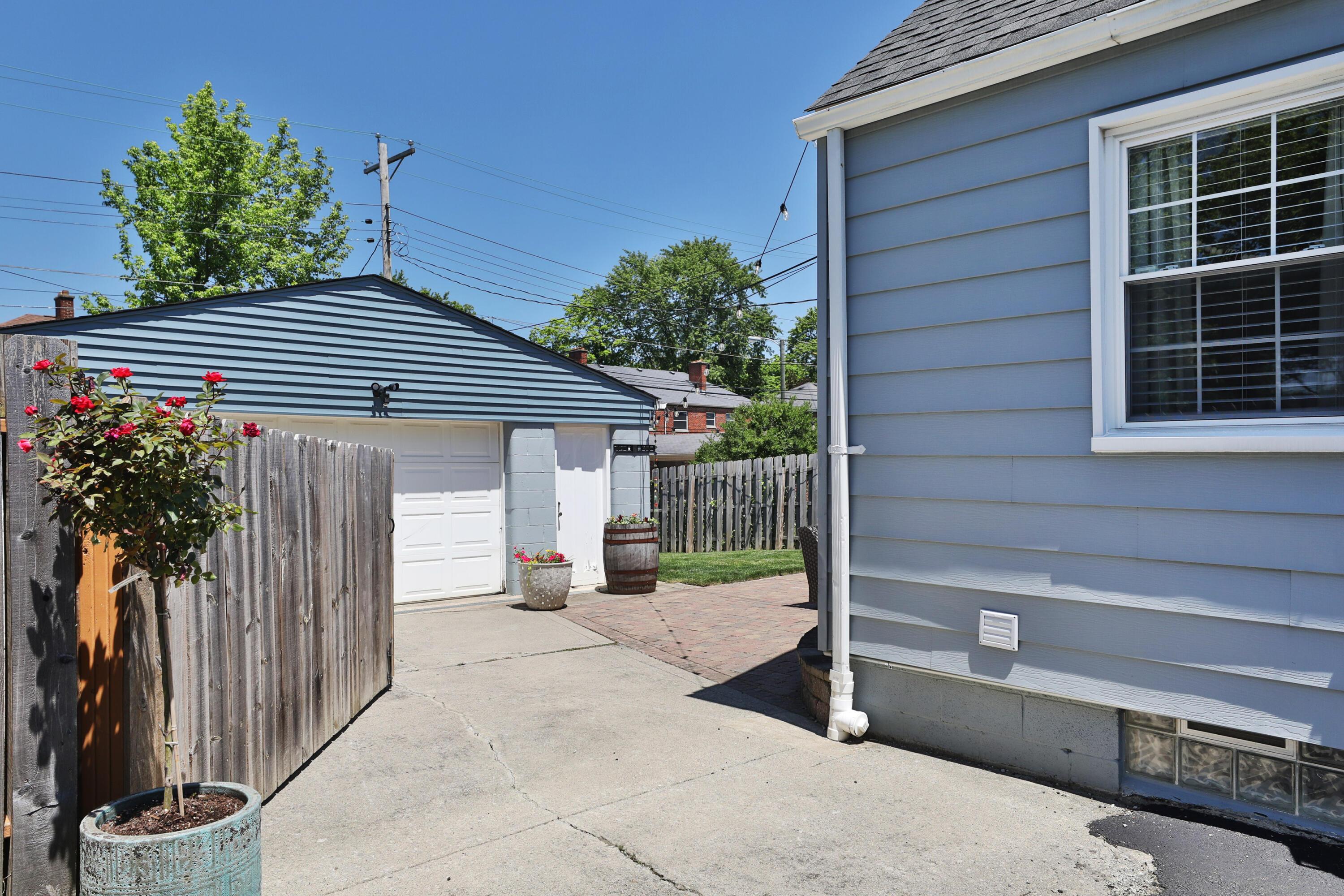 588 Chatham Road Columbus, OH 43214 - Photo 35 of 46