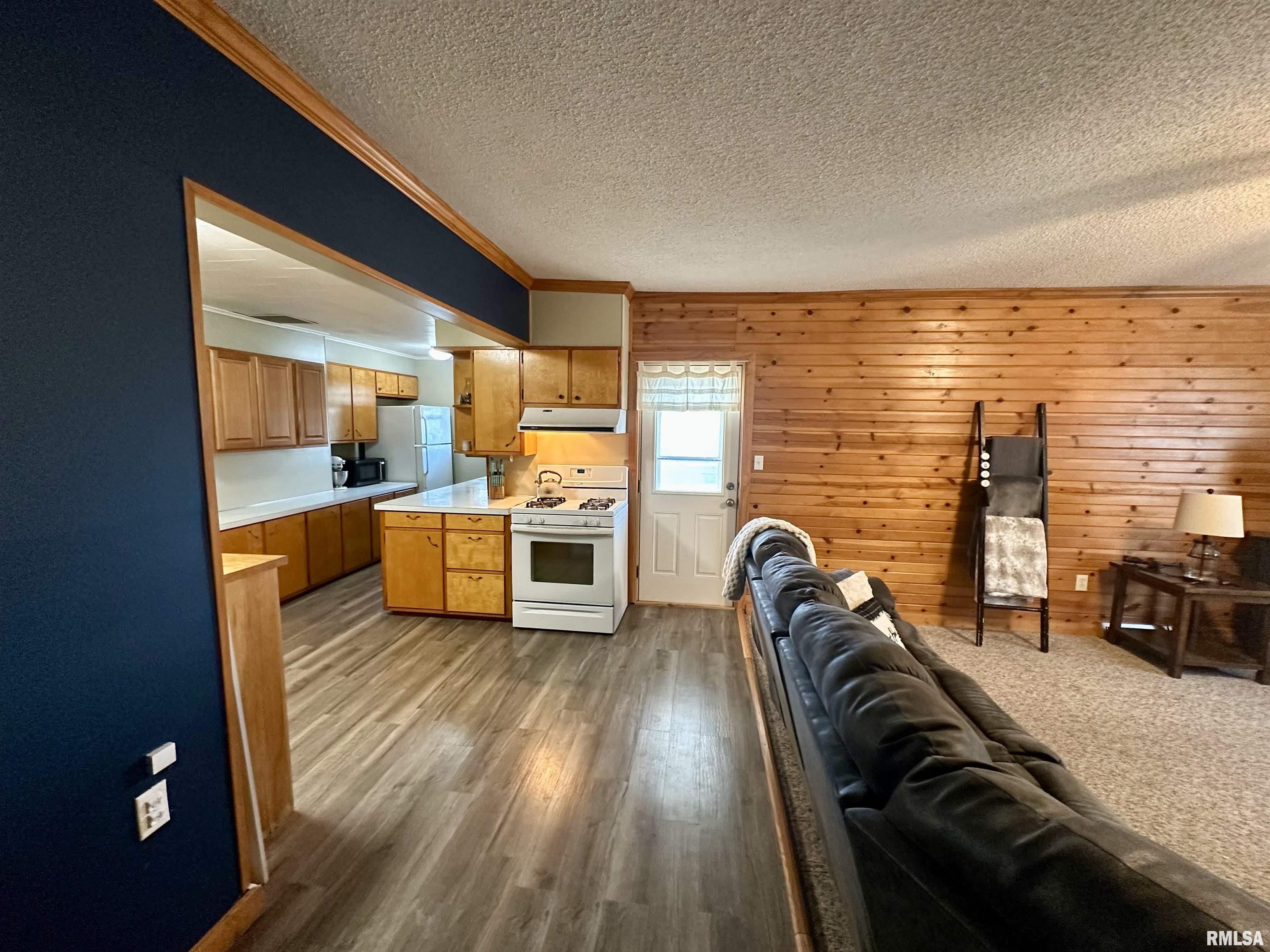 210 Ferry Road Miles, IA 52064 - Photo 4 of 63 Gallery Image 4