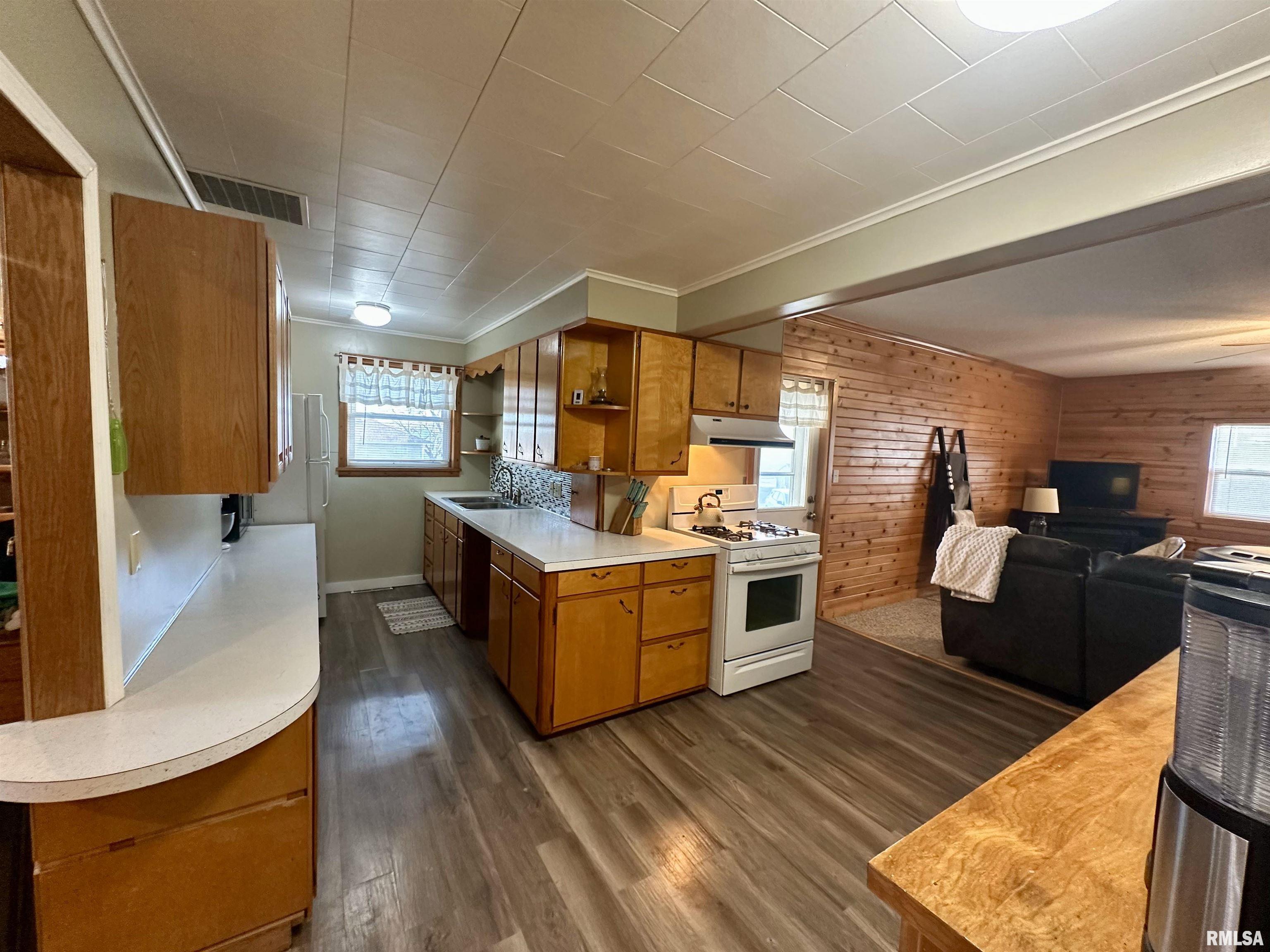 210 Ferry Road Miles, IA 52064 - Photo 10 of 63 Gallery Image 10