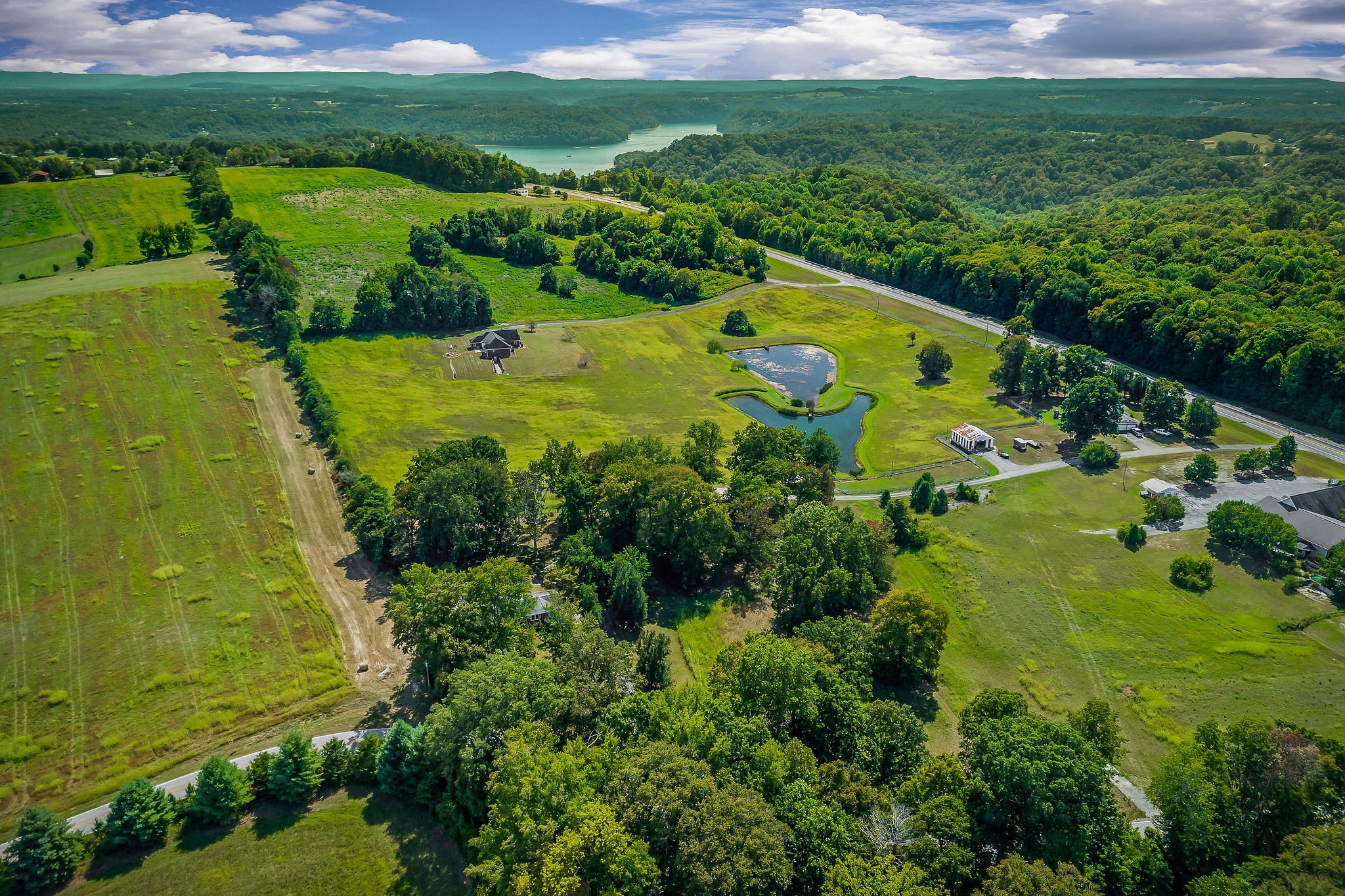 5036 Pendergrass Road Byrdstown, TN 38549 - Photo 37 of 38 a view of a garden with an ocean