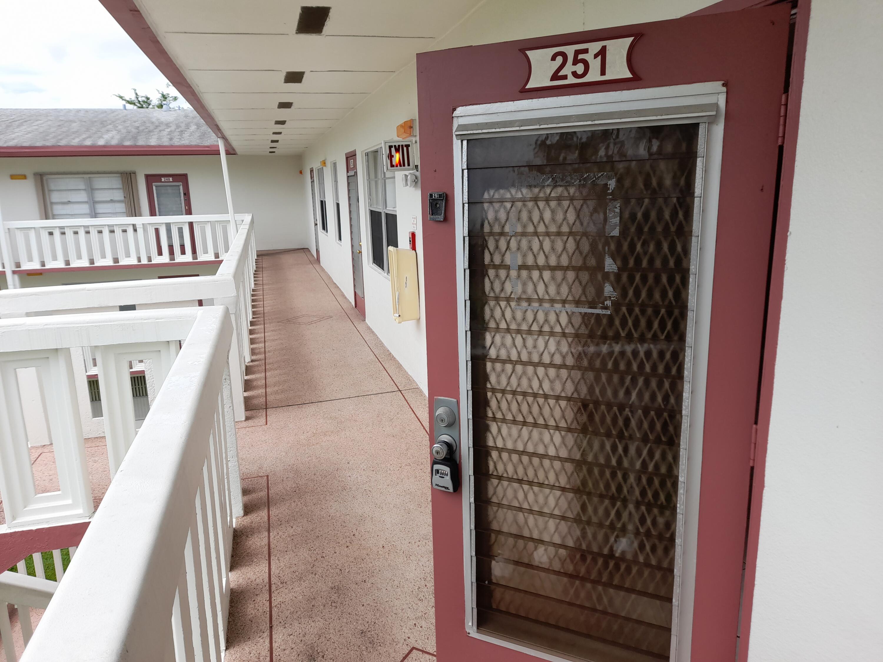 Entrance 251 Fanshaw