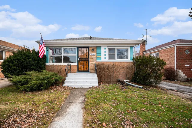 $199,900 | 3400 Monroe Street, Bellwood, IL 60104