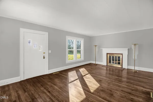 $299,900 | 2200 West 3rd Street, Siler City, NC 27344