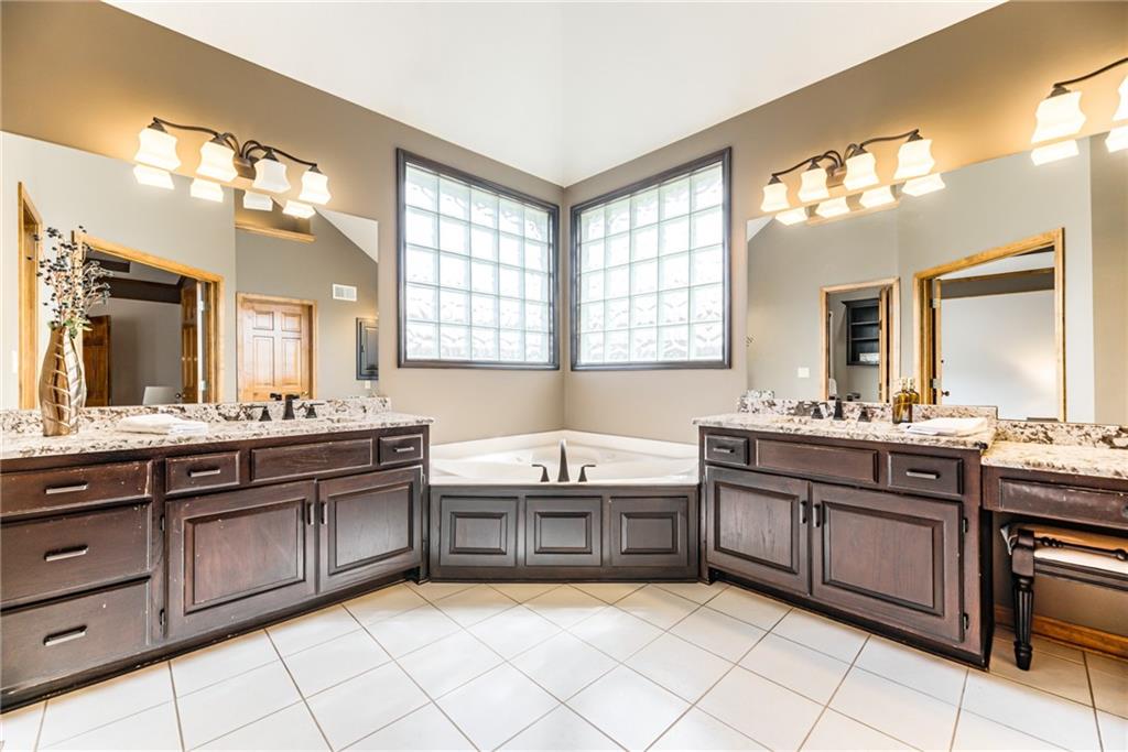 717 Silverleaf Place Lee's Summit, MO 64064 - Photo 26 of 67