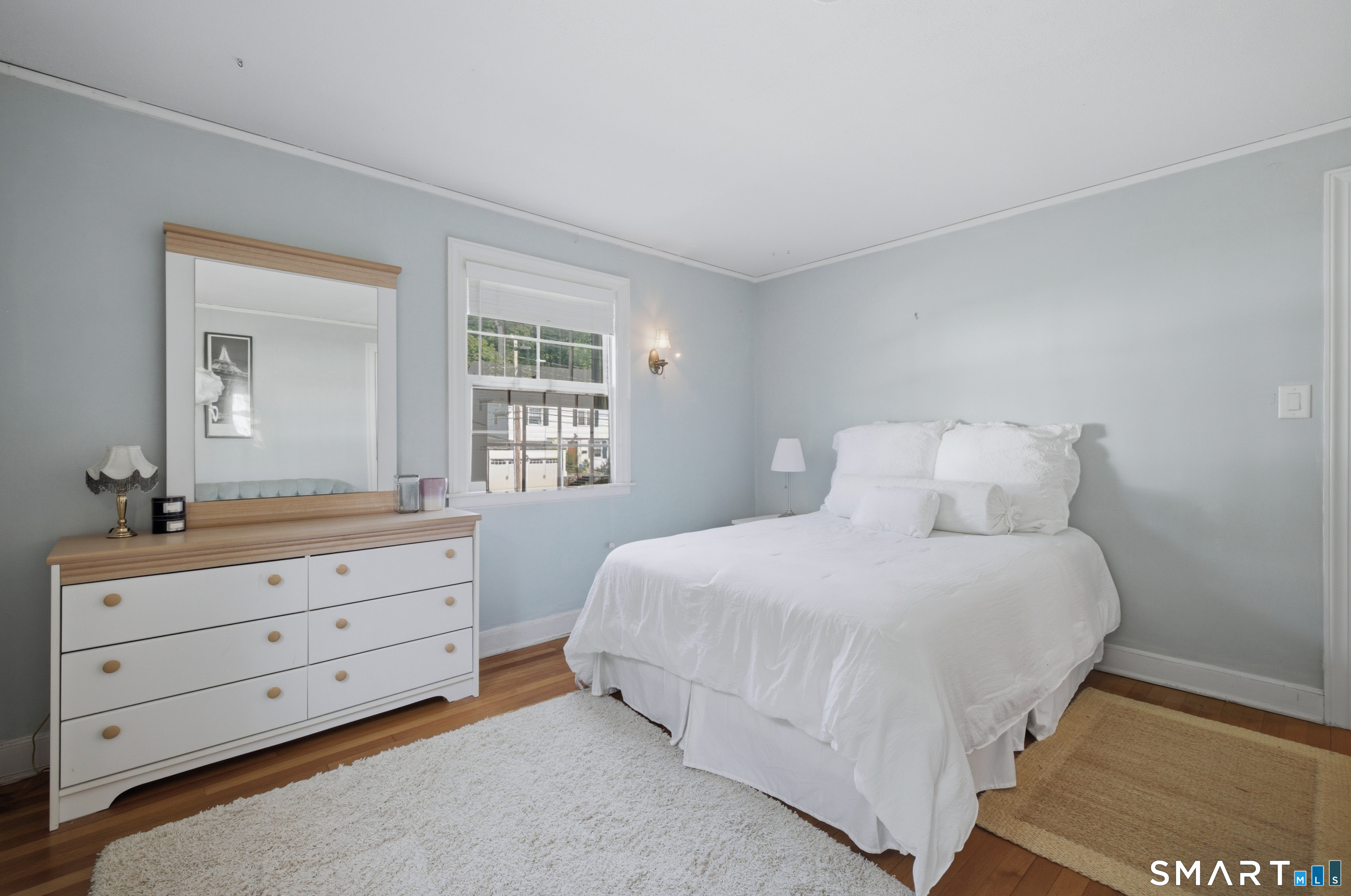 9 Stratford Road West Hartford, CT 06117 - Photo 23 of 40 This inviting bedroom offers hardwood floors