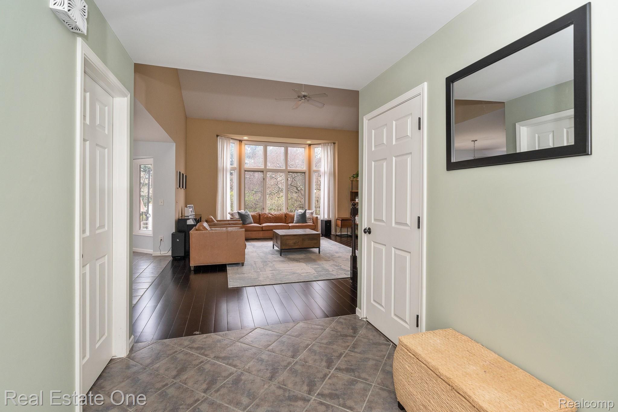 1712 Chase Drive Rochester, MI 48307 - Photo 2 of 44 1712 Chase MLS-W039.jpg