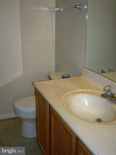 4601 Ripley Manor Terrace Olney, MD 20832 - Photo 10 of 28 Hall Bath