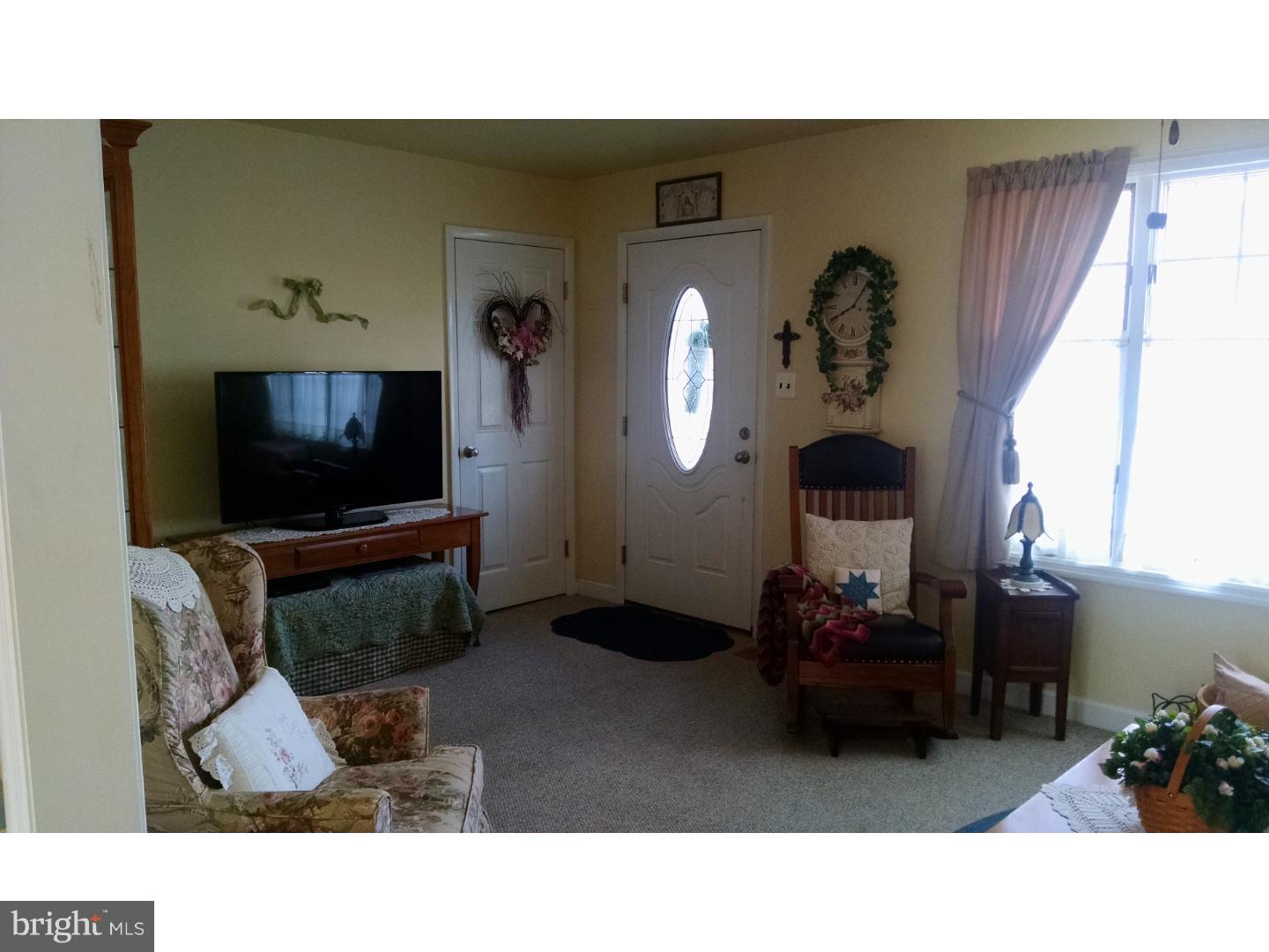 904 Centerton Road Pittsgrove, NJ 08318 - Photo 6 of 16 Living Room