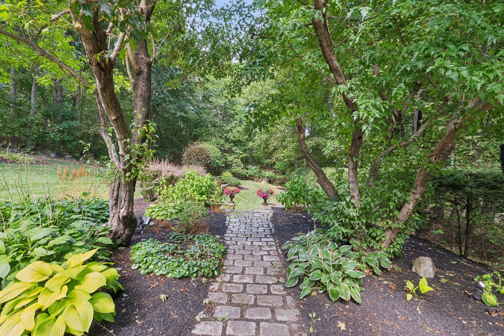 17 Page Street Hallowell, ME 04347 - Photo 4 of 64 18_DSC02017