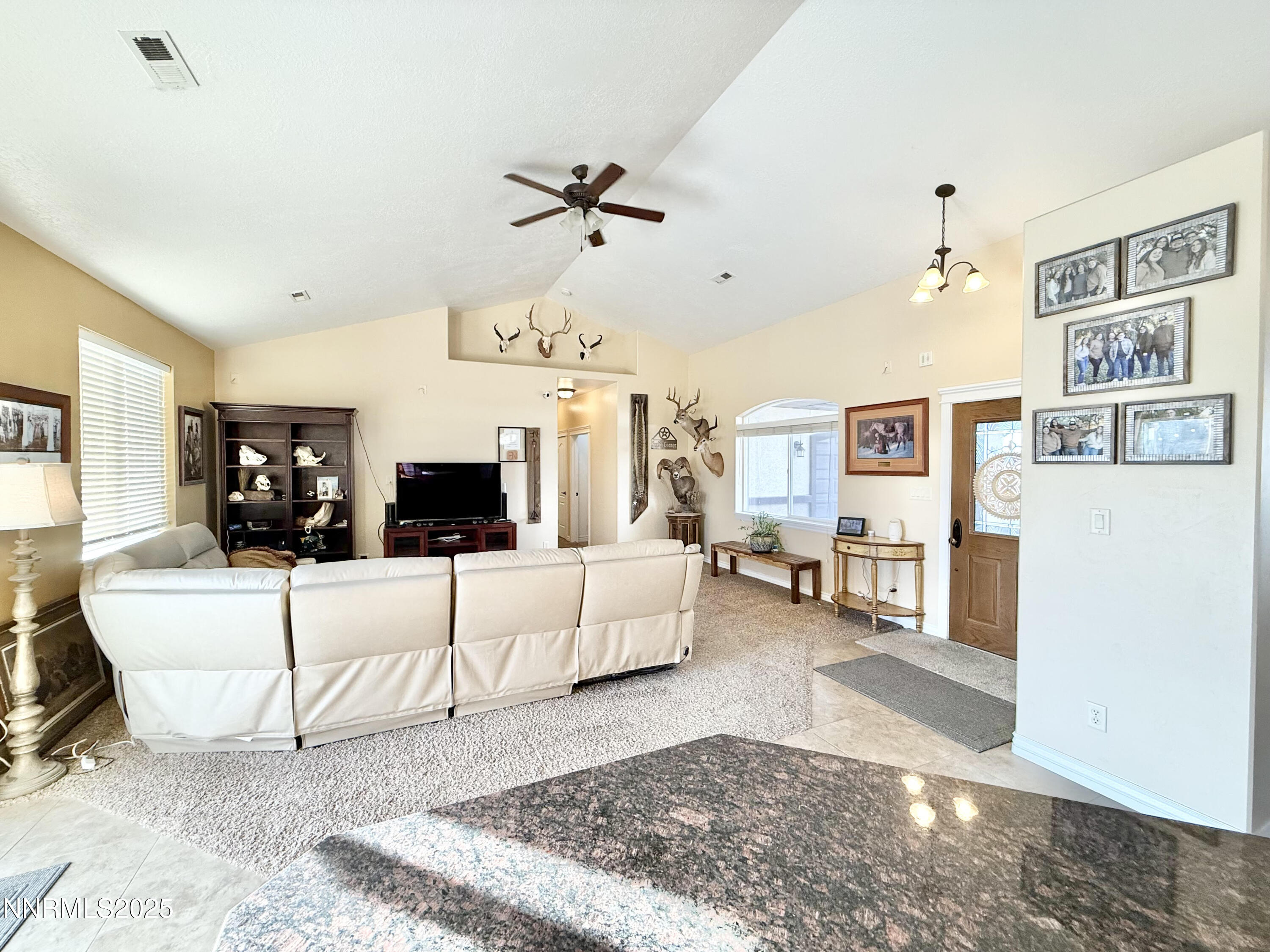 170 Blue Ridge Road Battle Mountain, NV 89820 - Photo 7 of 39 a living room with furniture and a rug