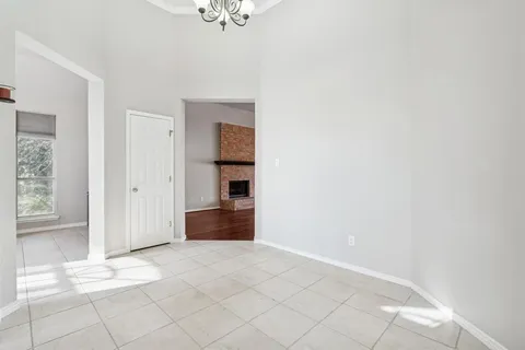 a view of entryway with window