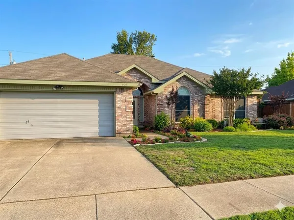 $305,000 | 908 Busby Drive, Cedar Hill, TX 75104