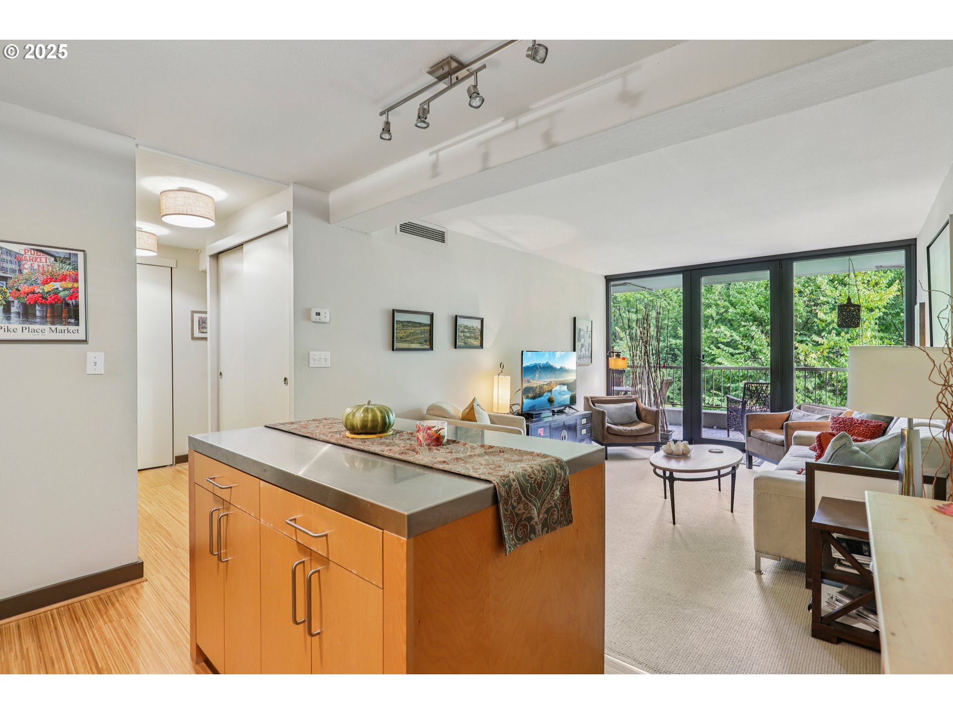 255 Southwest Harrison Street, Unit 6E Portland, OR 97201 - Photo 9 of 23 Gallery Image 9