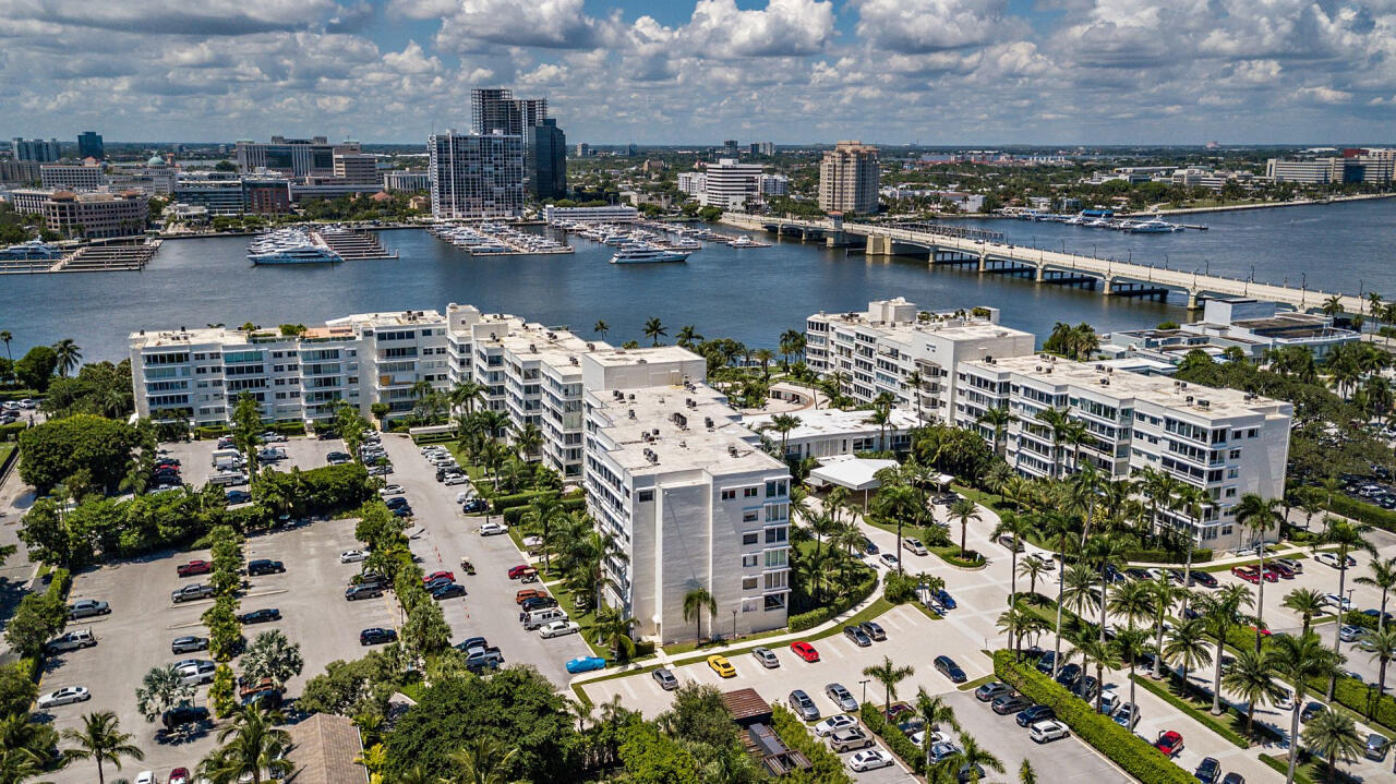 44 Cocoanut Row, Unit 320B Palm Beach, FL 33480 - Photo 22 of 27 a city view