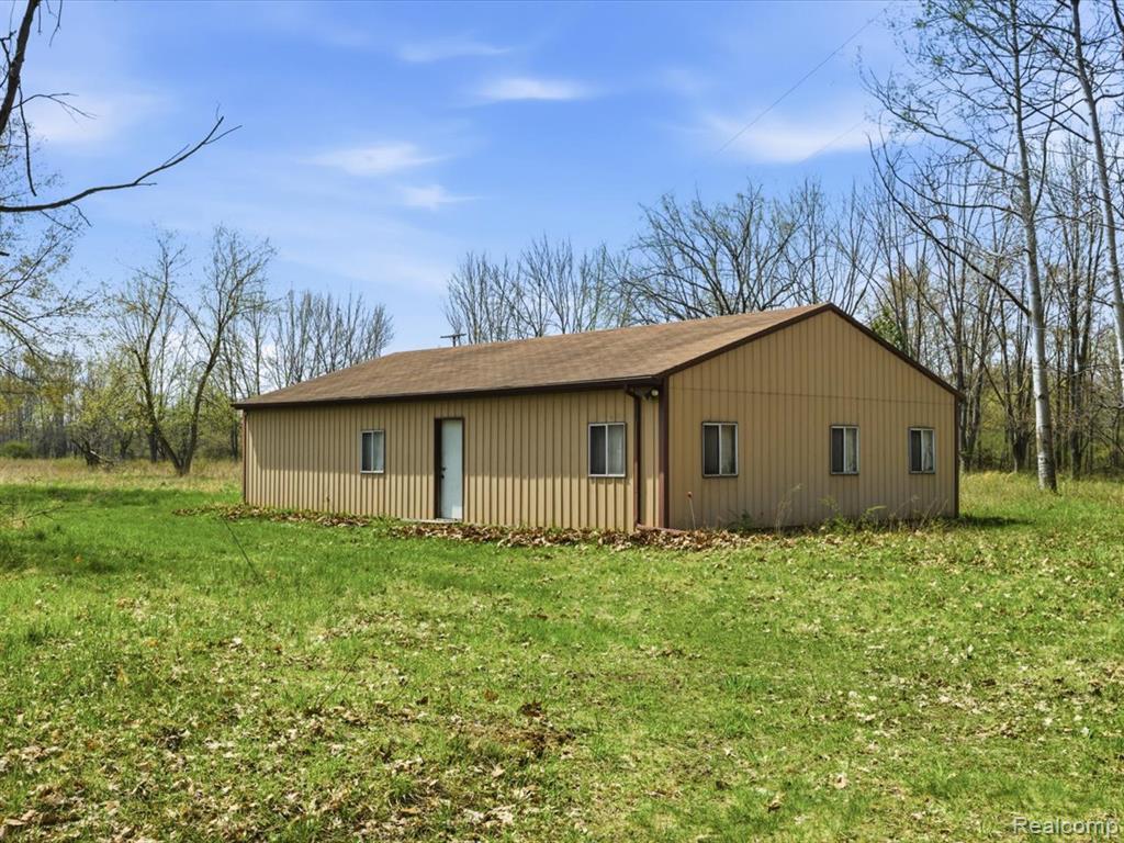 9190 Bryce Road Avoca, MI 48006 - Photo 28 of 46