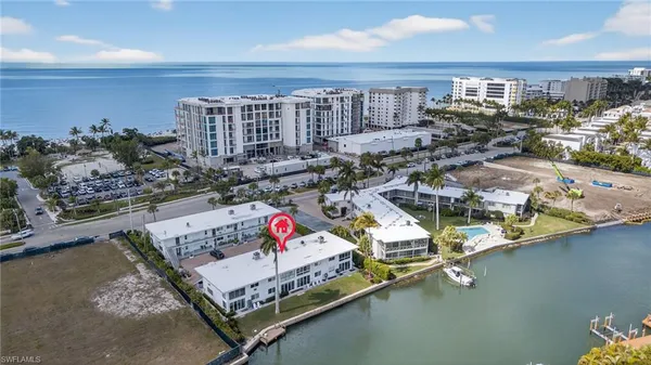 $8,000 | 1550 Gulf Shore Boulevard North, Unit E6, Naples, FL 34102