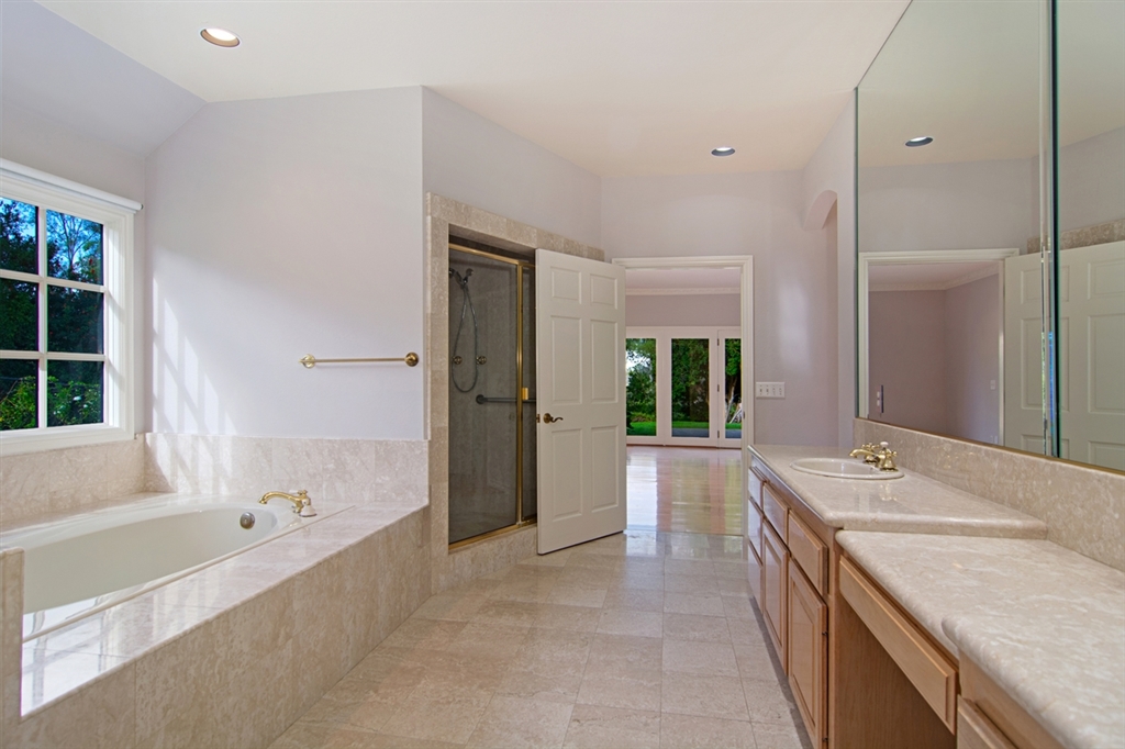 17423 Circa Del Sur, Unit 480 Rancho Santa Fe, CA 92067 - Photo 15 of 23 Gallery Image 15