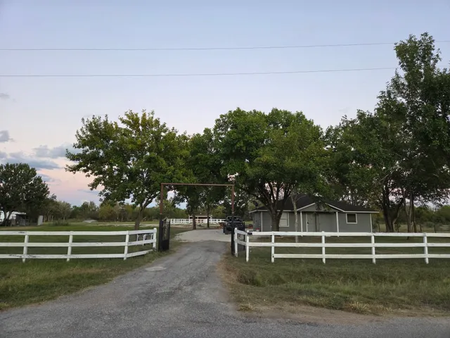 $2,900 | 8118 Hamilton Road, Brookshire, TX 77423