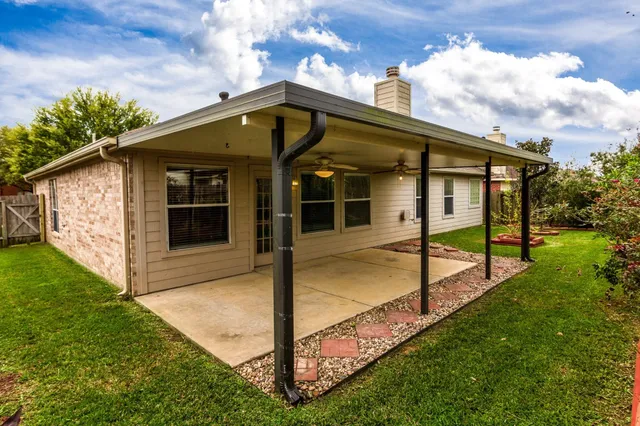 a front view of house with yard