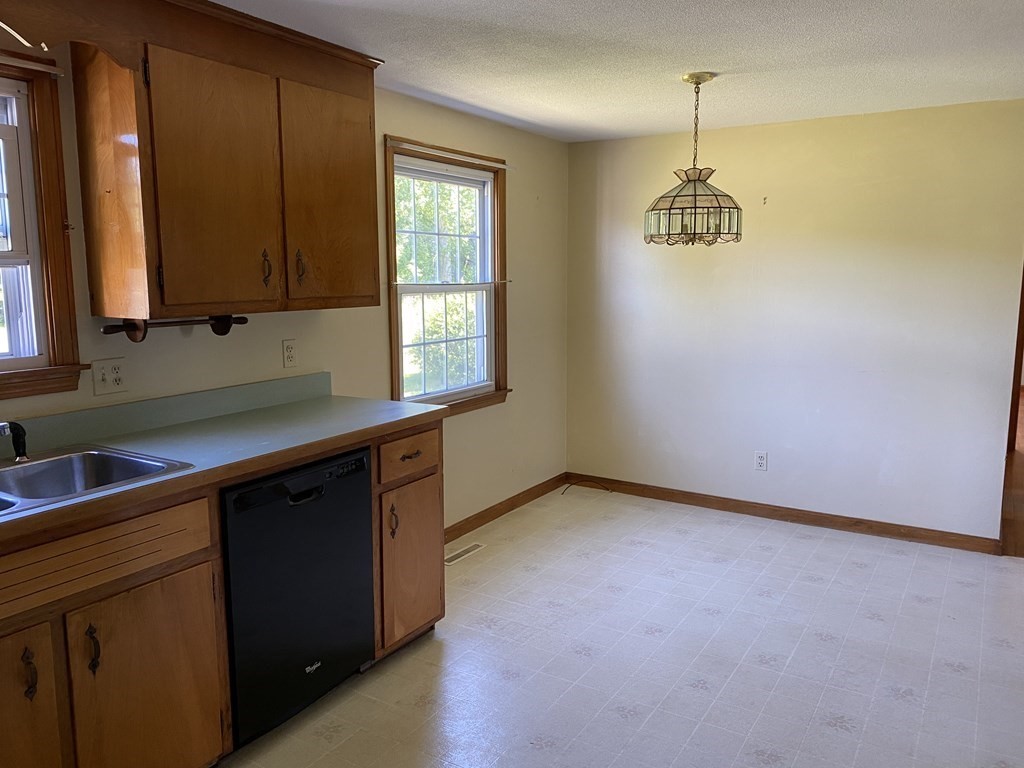 82 Whately Road Deerfield, MA 01373 - Photo 17 of 29 Gallery Image 17