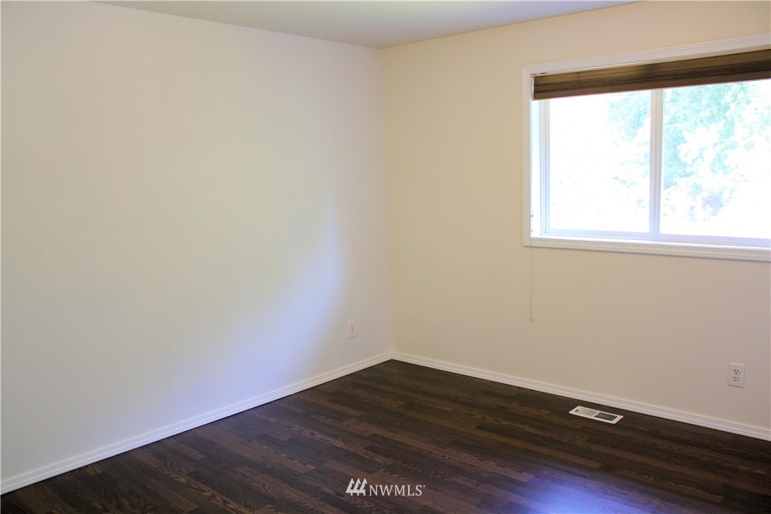 20205 Filbert Drive Bothell, WA 98012 - Photo 19 of 40