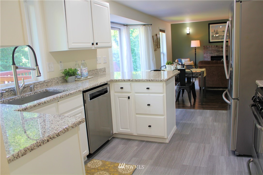 20205 Filbert Drive Bothell, WA 98012 - Photo 7 of 40
