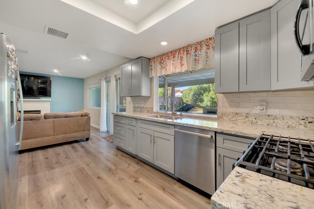 43927 Fallon Drive Lancaster, CA 93535 - Photo 9 of 32