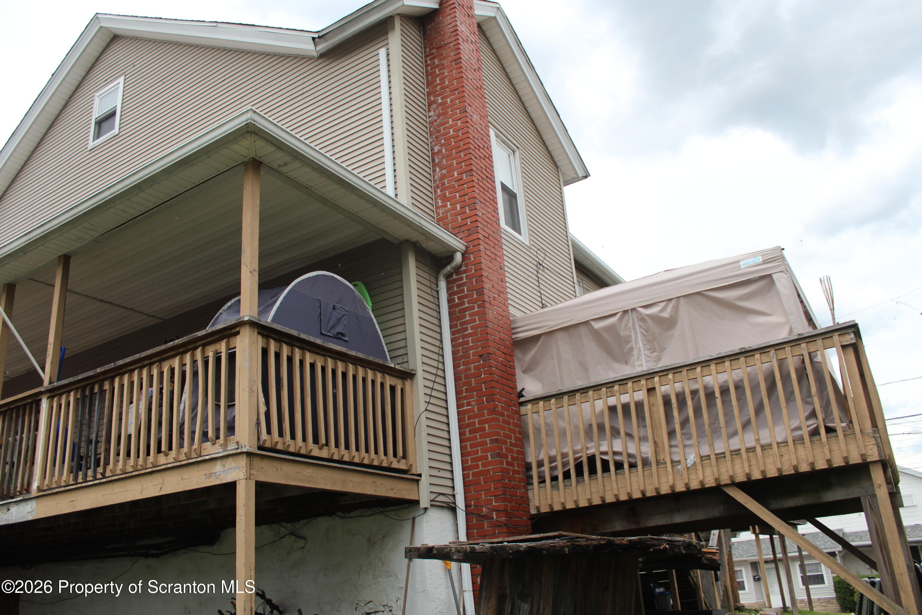 323 Union Street Taylor, PA 18517 - Photo 6 of 44 IMG_7240