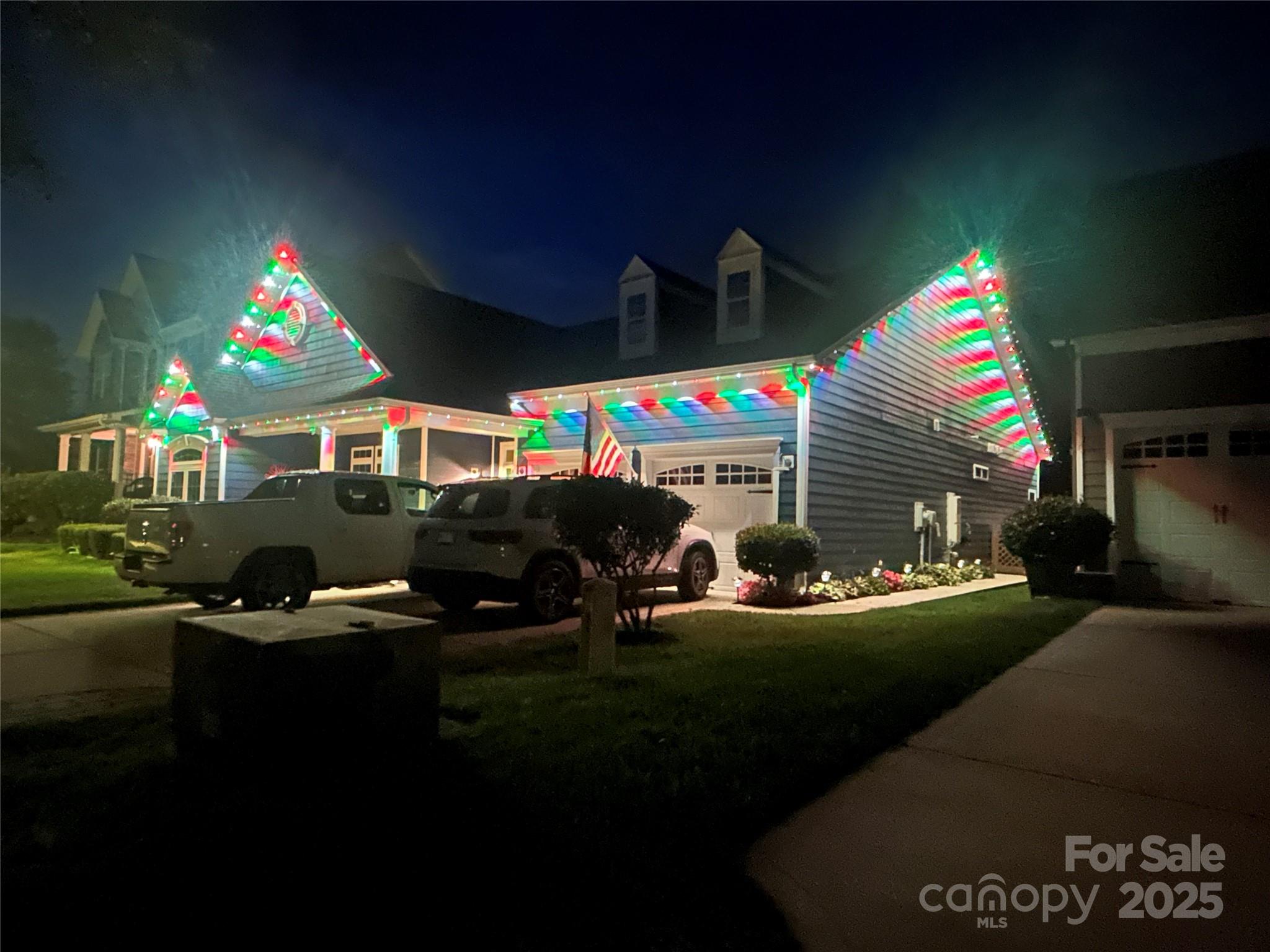 15709 Kiser Corner Lane Davidson, NC 28036 - Photo 42 of 42 a room with lots of swings and chairs