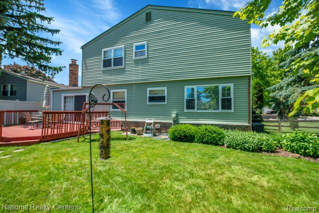 41895 Park Ridge Road Novi, MI 48375 - Photo 32 of 38