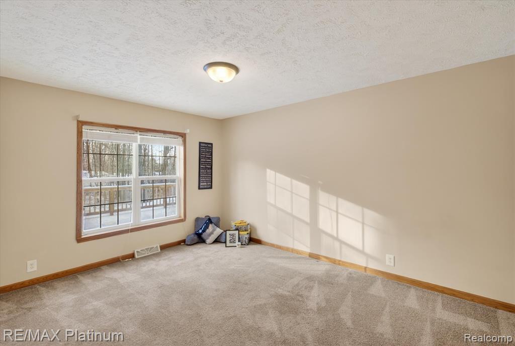 2670 East Maple Road Milford, MI 48381 - Photo 26 of 61 Gallery Image 26