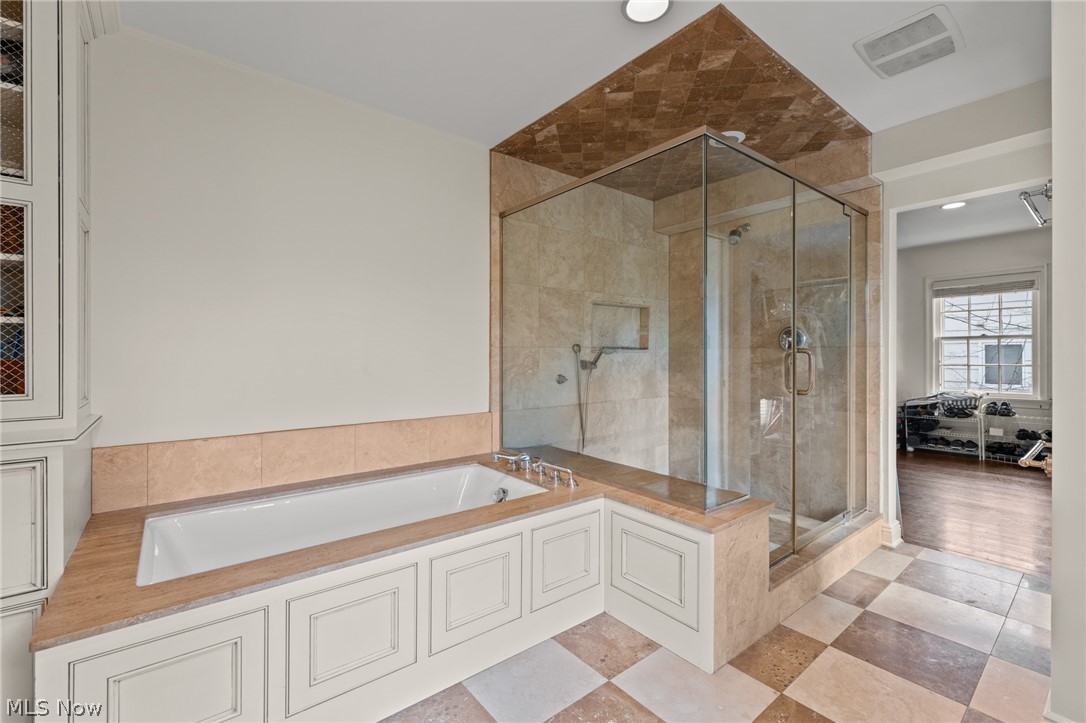 17640 South Woodland Road Cleveland, OH 44120 - Photo 18 of 40