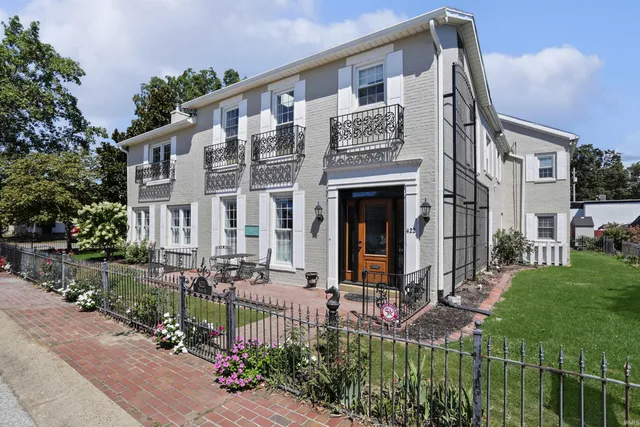 $649,900 | 422 West Water Street, Newburgh, IN 47630