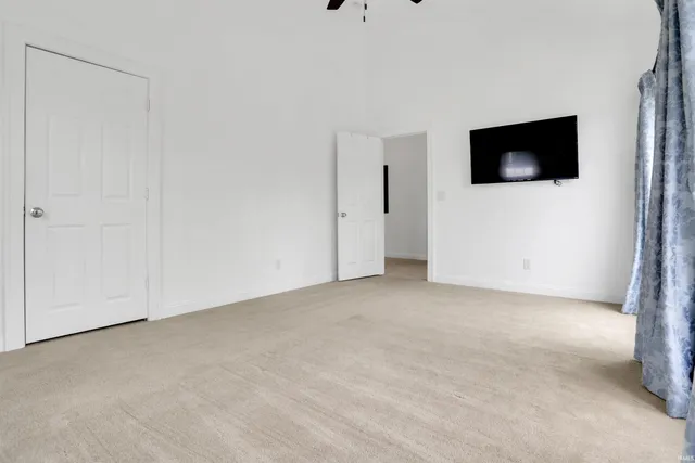 $649,900 | 422 West Water Street, Newburgh, IN 47630