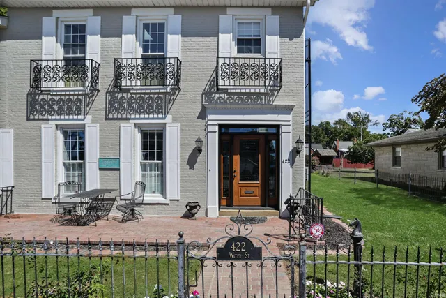 $649,900 | 422 West Water Street, Newburgh, IN 47630