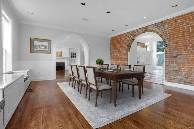 $649,900 | 422 West Water Street, Newburgh, IN 47630