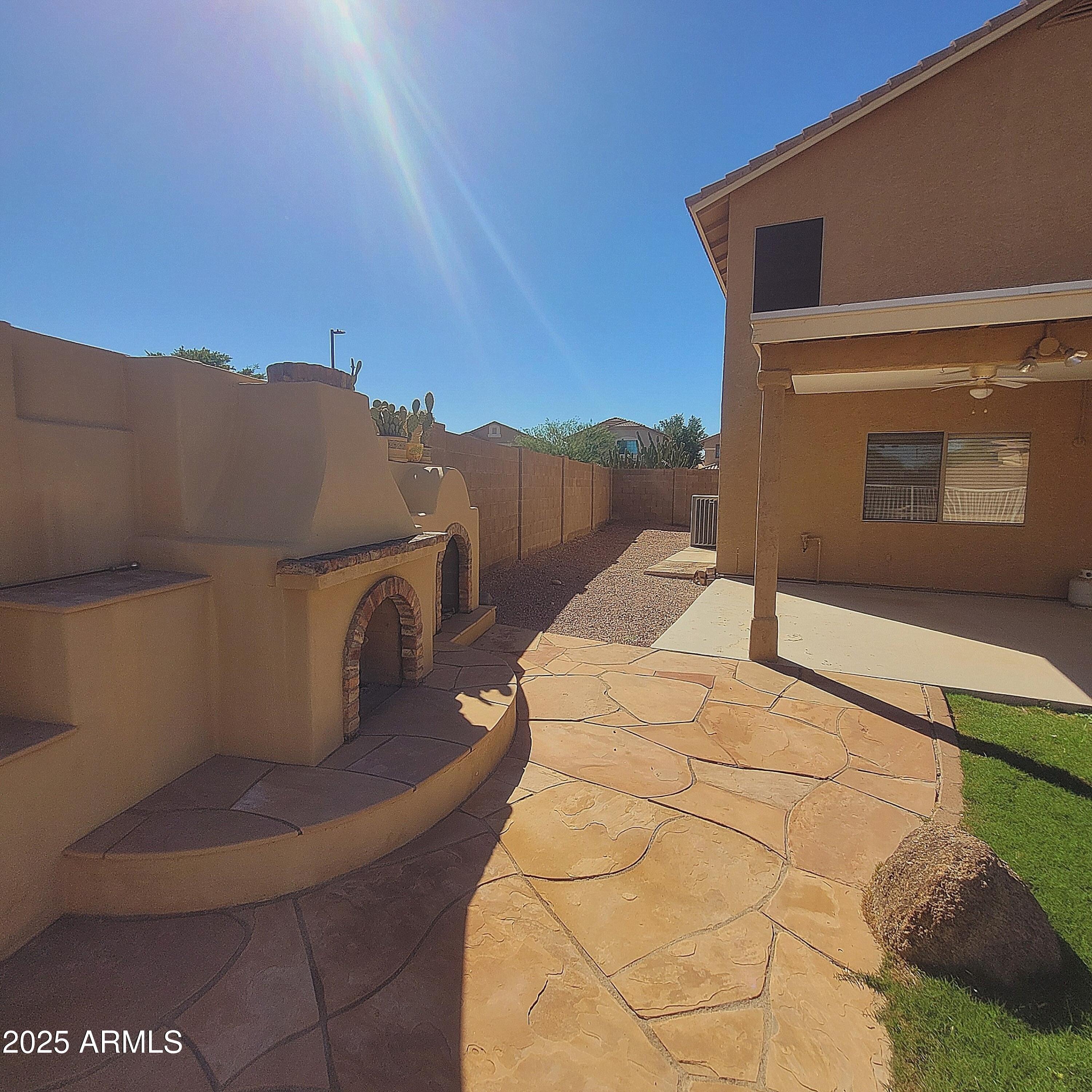 2210 East Paraiso Drive Phoenix, AZ 85024 - Photo 23 of 30 a view of a terrace