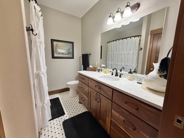 $484,000 | 910 Lake Forest Circle, Detroit Lakes, MN 56501