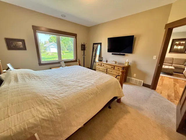 $484,000 | 910 Lake Forest Circle, Detroit Lakes, MN 56501