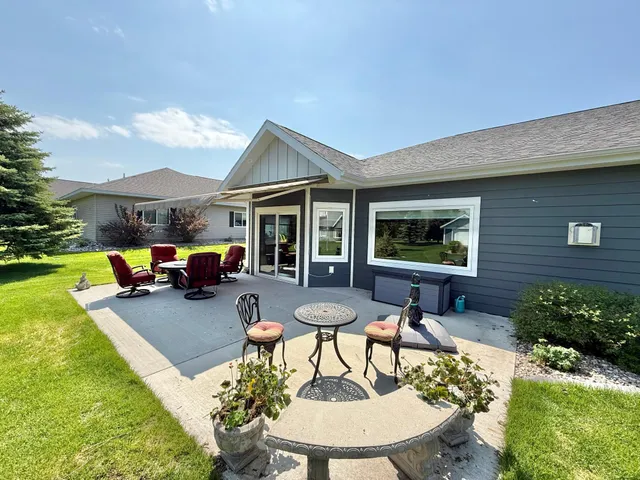 $484,000 | 910 Lake Forest Circle, Detroit Lakes, MN 56501