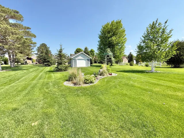 $484,000 | 910 Lake Forest Circle, Detroit Lakes, MN 56501