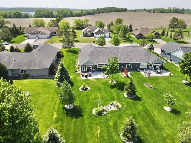 $484,000 | 910 Lake Forest Circle, Detroit Lakes, MN 56501