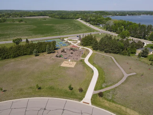 $484,000 | 910 Lake Forest Circle, Detroit Lakes, MN 56501