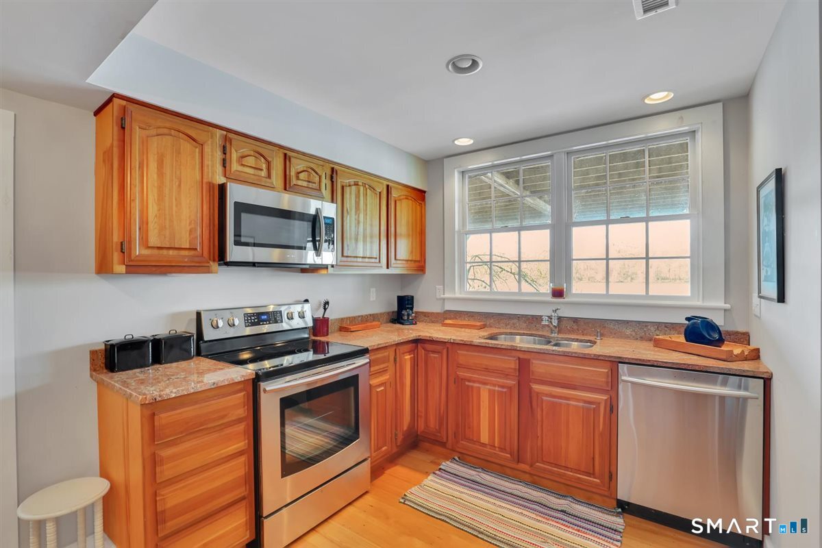 30 Knowles Road East Hampton, CT 06456 - Photo 27 of 40
