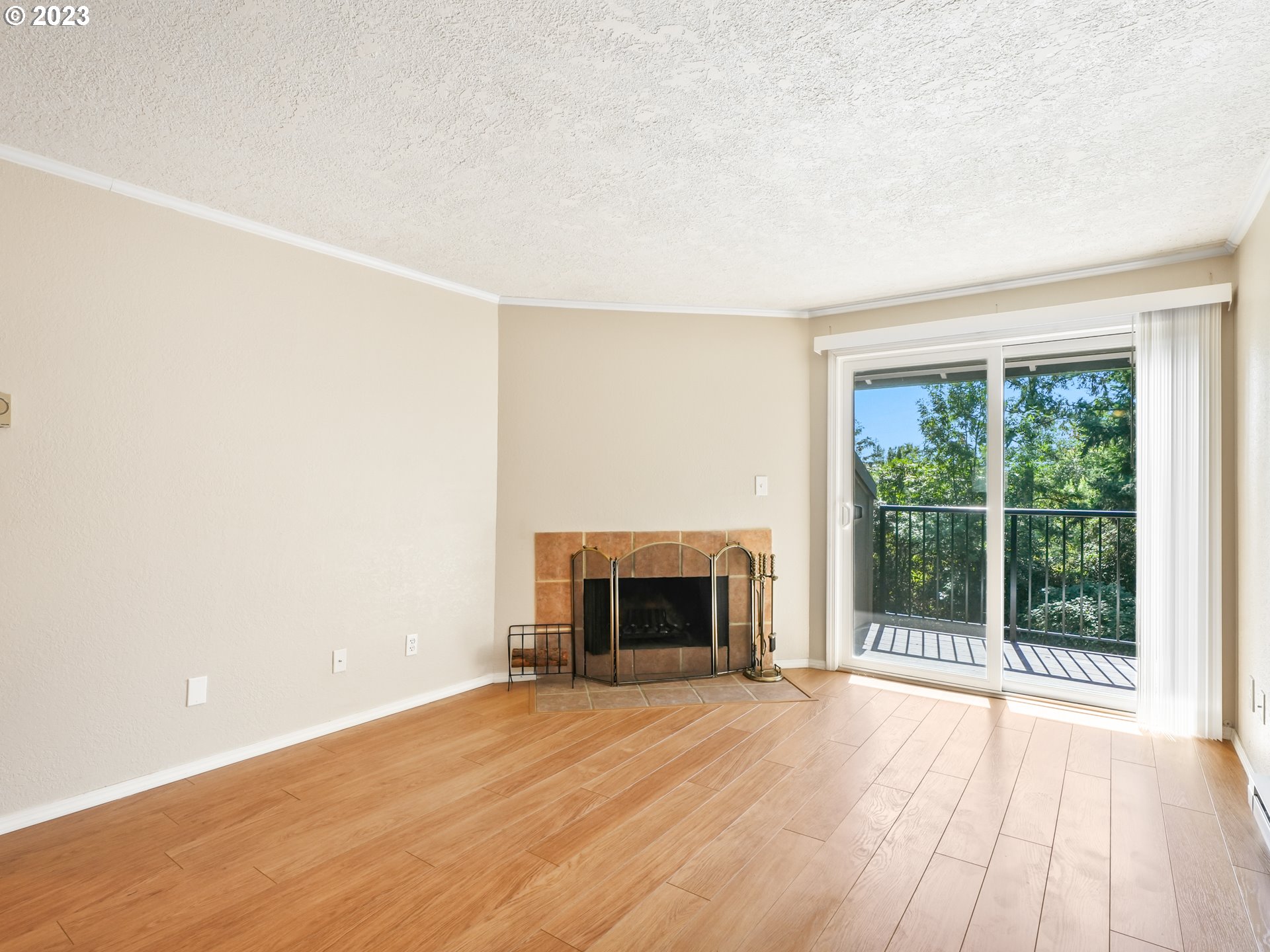 12616 Northwest Barnes Road, Unit 5 Portland, OR 97229 - Photo 3 of 25 Living Room