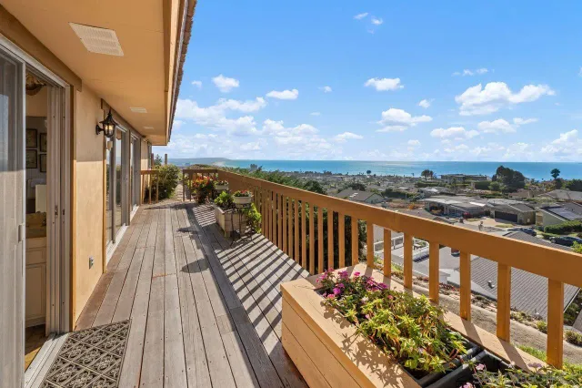 a view of a houses with a terrace