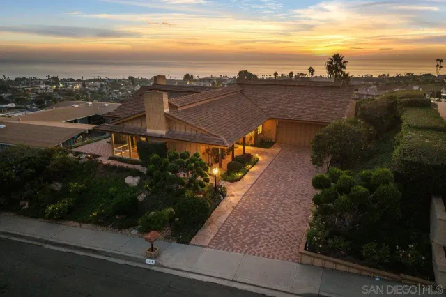 $3,900,000 | 5504 Rutgers Road, La Jolla, CA 92037
